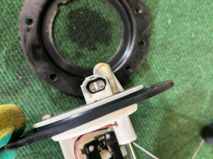 Датчик уровня топлива SUBARU LEGACY OEM 42081AG000 BL5 BP5 BLE BL9 BP9 BPE 2004 EJ20Y MT5