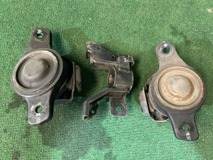 Soportes de motor 41022AG110, 41022AG120, 41020AG020 SUBARU LEGACY