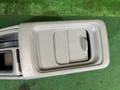 グローブボックス・アームレスト SUBARU FORESTER OEM 92060FC040ND SF5 1998 SILVER 792