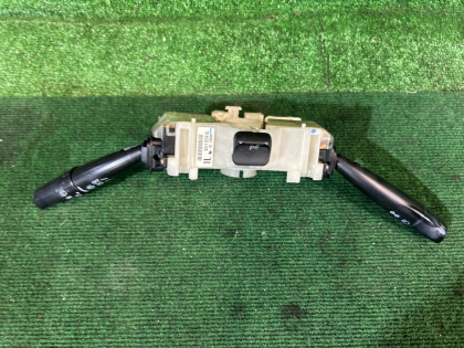 สวิตช์ก้านคอพวงมาลัย SUBARU FORESTER OEM 83111FC410 SF5 1998 EJ205 AT