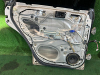 ประตูหลังซ้าย SUBARU FORESTER OEM 61401FC013 SF5 1998 SILVER 792