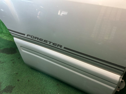右后门 SUBARU FORESTER OEM 61401FC003 SF5 1998 SILVER 792