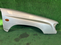 右前翼子板 SUBARU FORESTER OEM 57120FC000 SF5 1998 SILVER 792