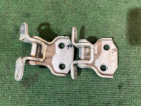 บานพับประตูหน้าขวา SUBARU FORESTER OEM 61220FA000 61220FA010 SF5 1998 SILVER 792
