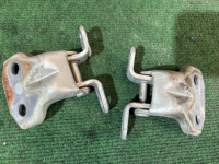 บานพับประตูหน้าขวา SUBARU FORESTER OEM 61220FA000 61220FA010 SF5 1998 SILVER 792