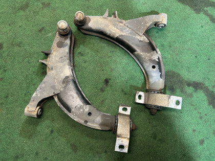 ปีกนกหน้า 20200AA200 20200AA210 20201FA070 20201FA080 SUBARU FORESTER