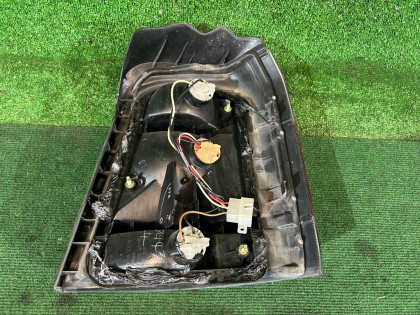 ไฟท้ายซ้าย 220-29597L SUBARU FORESTER OEM 84201FC031 SF5 1998