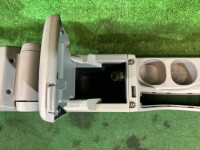 ช่องเก็บของและที่วางแขน SUBARU FORESTER OEM 92113FE100ND SG5 2007 BLACK 32J