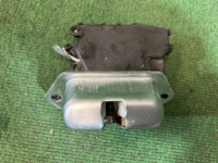 Cerradura del portón SUBARU FORESTER OEM 63032SA010 SG5 2007 BLACK 32J