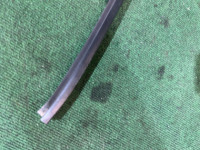 คิ้วกระจกหน้า SUBARU FORESTER OEM 65058SA000 SG5 2007 BLACK 32J