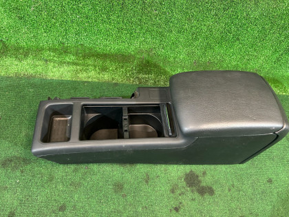 Guantera y reposabrazos SUBARU OUTBACK OEM 92111AG200JC BP9 2006 GOLD 39J