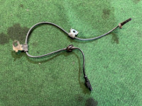 เซ็นเซอร์ ABS หน้าขวา 27540AG000 SUBARU OUTBACK