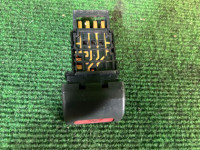 สวิตช์ไฟฉุกเฉิน SUBARU FORESTER OEM 83045FC010OE SF5 1998 EJ205 AT