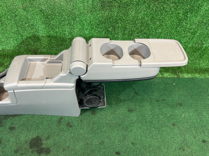 Glovebox and armrest SUBARU FORESTER OEM 92113FE100ND SG5 2007 BLACK 32J