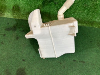 กระปุกน้ำฉีดกระจก SUBARU FORESTER OEM 86610SA050 SG5 2007 EJ205 AT