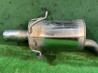 Silencioso trasero SUBARU FORESTER OEM 44300SA160 SG5 2007 EJ205 AT
