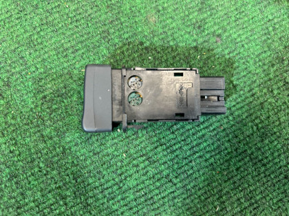 フロントデフロスタースイッチ SUBARU FORESTER OEM 83001SA030 SG5 2007 EJ205 AT