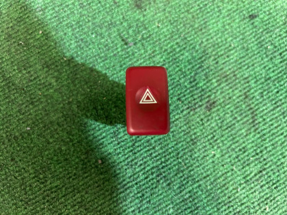 Hazard warning switch Красная SUBARU FORESTER OEM 83037SA000 SG5 2007 EJ205 AT