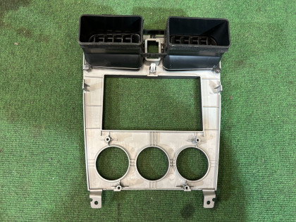 กรอบวิทยุ черная SUBARU FORESTER OEM 66060SA200 SG5 2007 BLACK 32J