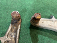 フロントアーム аллюминий SUBARU FORESTER OEM 20202SA120 20202SA051 SG5 2007 EJ205 AT