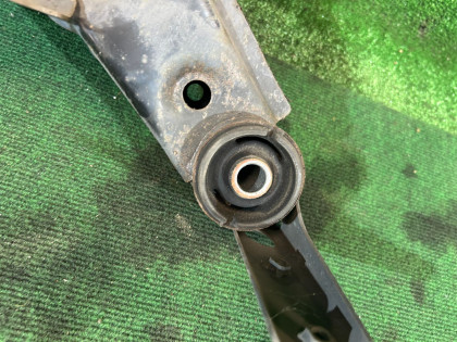 Travessa traseira SUBARU LANCASTER OEM 20152AE001 BH9 2001 EJ254 AT