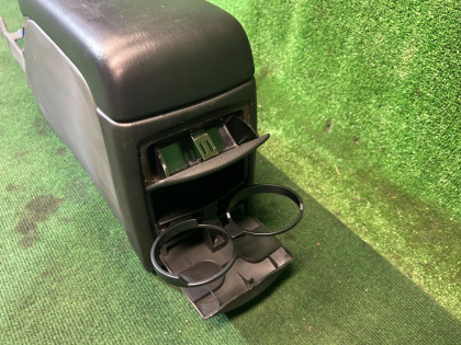 Guantera y reposabrazos SUBARU LANCASTER OEM 92111AE010AC BH9 2001 GREEN 1U7