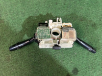 Mando de columna de dirección SUBARU LANCASTER OEM 83111AE030 BH9 2001 EJ254 AT