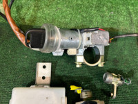ชุดล็อกพร้อมกุญแจ SUBARU LANCASTER OEM 57491AE740 BH9 2001 GREEN 1U7