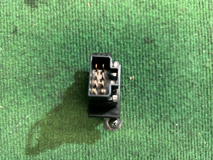 Hazard warning switch SUBARU LANCASTER OEM 83037AE000 BH9 2001 EJ254 AT