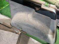 Revestimento da bagageira SUBARU LANCASTER OEM 94015AE020OB 94015AE030OB 94047AE020NS 94047AE030NS BH9 2001 GREEN 1U7