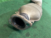 Centre exhaust section SUBARU LANCASTER OEM 44200AE050 BH9 2001 EJ254 AT
