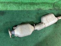 Centre exhaust section SUBARU LANCASTER OEM 44200AE050 BH9 2001 EJ254 AT