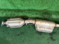 Centre exhaust section SUBARU LANCASTER OEM 44200AE050 BH9 2001 EJ254 AT