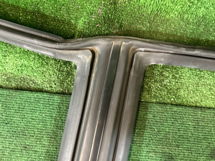ยางขอบประตูซ้าย SUBARU LANCASTER OEM 63521AE030 BH9 2001 GREEN 1U7