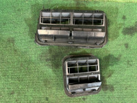 ช่องระบายอากาศตัวถัง SUBARU LANCASTER OEM 72651AE000 72651AE010 BH9 2001 GREEN 1U7