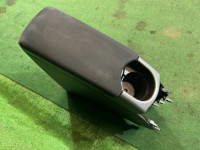 Porta-luvas e apoio de braço TOYOTA PRIUS OEM 58901-47190-B3 ZVW30 2012 1F7 SILVER