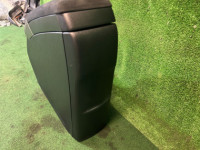 Porta-luvas e apoio de braço TOYOTA PRIUS OEM 58901-47190-B3 ZVW30 2012 1F7 SILVER