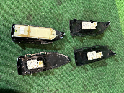 车窗控制模块 TOYOTA PRIUS OEM 8404033080 ZVW30 2012 2ZRFXE AT