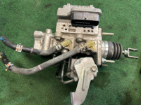 Brake master cylinder TOYOTA PRIUS OEM 47050-47160 47070-47060 ZVW30 2012 2ZRFXE AT