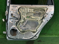 ประตูหลังขวา цвет 1F7 TOYOTA PRIUS OEM 67003-47080 ZVW30 2012 1F7 SILVER
