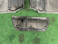 エンジンアンダーカバー TOYOTA PRIUS OEM 5141012104 51410-12105 ZVW30 2012 1F7 SILVER