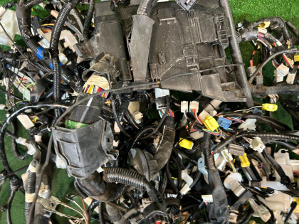 ชุดสายไฟ TOYOTA PRIUS OEM 82111-47530 86572-47050 88650-47320 ZVW30 2012 2ZRFXE AT