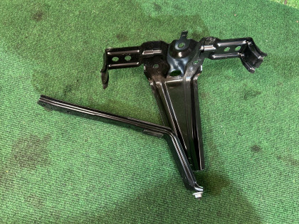 Крепление аккумулятора TOYOTA PRIUS OEM 7444047030 ZVW30 2012