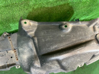 左フロントインナーフェンダー TOYOTA PRIUS OEM 53876-47030 ZVW30 2012 1F7 SILVER