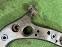 Braços de suspensão dianteiros TOYOTA PRIUS OEM 48068-47050 48069-47050 ZVW30 2012 2ZRFXE AT
