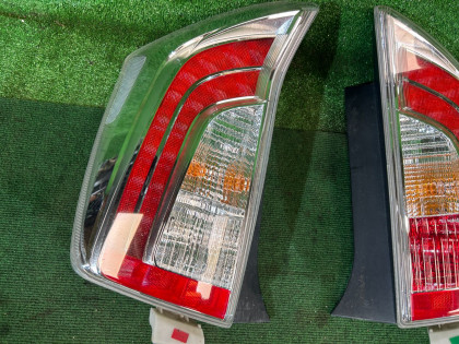 Pilotos traseros пара TOYOTA PRIUS OEM 81550-47170 81560-47170 ZVW30 2012