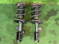 โช้คอัพ передние 48510-47130 48520-47130 TOYOTA PRIUS