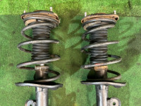 Amortecedores передние TOYOTA PRIUS OEM 48510-47130 48520-47130 ZVW30 2012 2ZRFXE AT