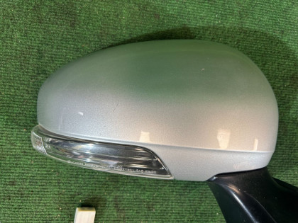 Зеркало правое цвет 1F7 TOYOTA PRIUS OEM 87910-47300 ZVW30 2012 1F7 SILVER
