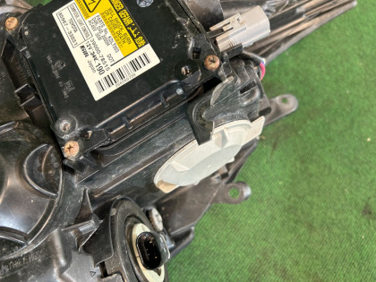 ไฟหน้า ксенон TOYOTA PRIUS OEM 81145-47381 81185-47381 85967-33031 ZVW30 2012